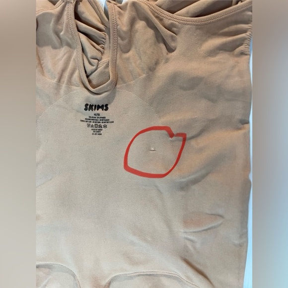 SKIMS Bodysuit Seamless Sculpt Thong, Color Sienna, Size 4X/5X - Picture 9 of 10